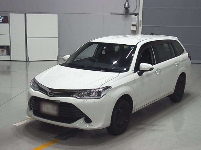 30713 Toyota Corolla fielder NZE164G 2015 г. (CAA Chubu)